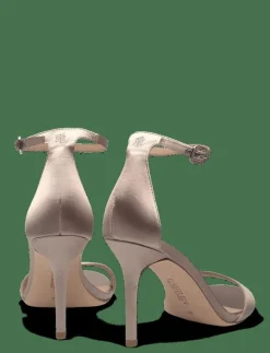 Allie Pavé-Buckle Satin Sandal - Bröllopsskor