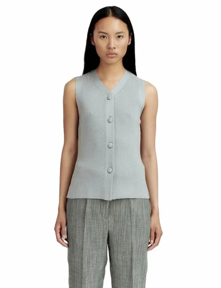 Blodyn. - Stickade västar