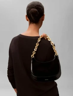CHAIN SHOULDER BAG - Handväskor