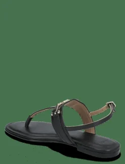 Emberlyn_Thng10_VCHB - Sandaler