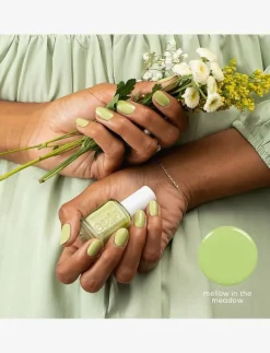 essie, midsummer 2024 collection, 973 mellow in the meadow 13,5ml - Naglar