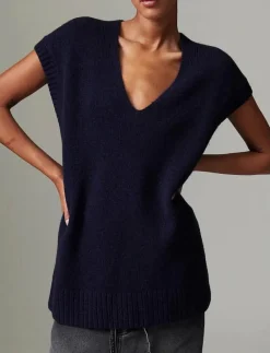 Flynn - Soft lamb - Stickade västar