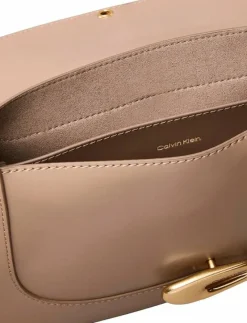 HARDWARE FLAP MEDIUM CROSSBODY - Crossbody Bags