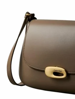 HARDWARE FLAP MEDIUM CROSSBODY - Crossbody Bags