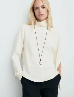 High-neck blouse with asymmetrical sleeves - Långärmade blusar