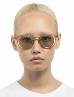 HOODWINKED - Round Frame