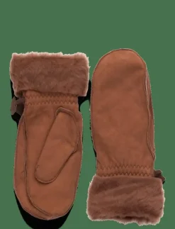 Ilona Mitt Brown - Tumvantar