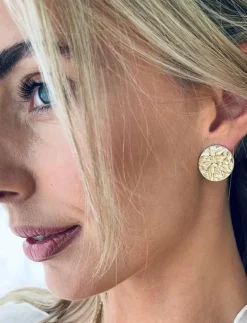 Karma Stud Earring Gold - Studs örhängen