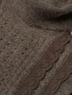 KEZIA SLVLSS JUMPER - Stickade västar