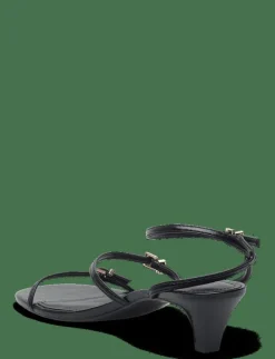 Kitten-heel sandals with buckle - Sandaler