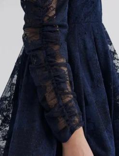 Leoni Lace Mini Dress - Korta klänningar