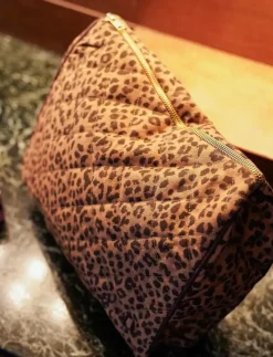 Leopard Quilted Wash Bag - Necessärer