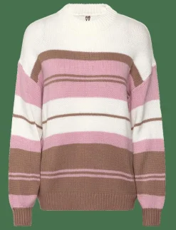 LOVE AGAIN - Stickat