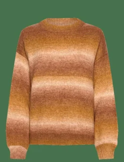 LOVE AGAIN - Stickat