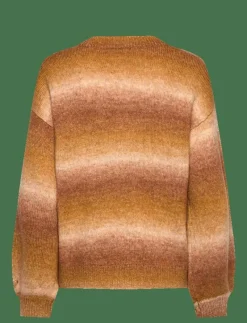 LOVE AGAIN - Stickat