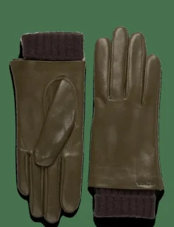 Megan Black - Fingervantar