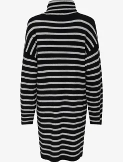 OLMTALIO LS STRIPE ROLLNECK DRESS KNT - Midiklänningar