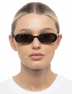 OUTTA LOVE - Round Frame