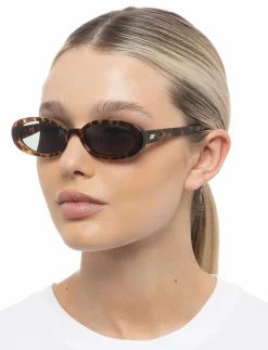 OUTTA LOVE - Round Frame