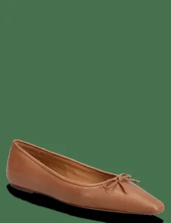 Pointed Leather Ballet Flat - Ballerinas