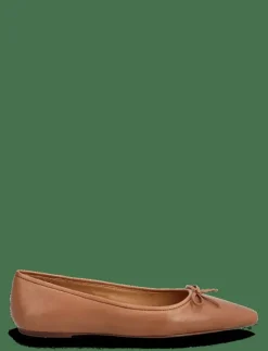 Pointed Leather Ballet Flat - Ballerinas