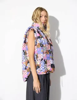 Roxanna Short Vest - Vadderade västar