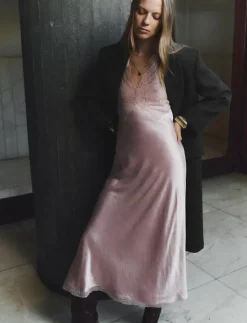 Satin camisole dress - Spetsklänningar