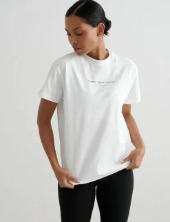 Serif Boyfriend T-shirt - T-Shirts