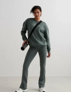 Serif Sweatshirt - Sweatshirts