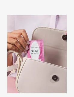 Silky Swipes - Beauty