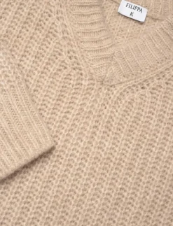 Soft Alpaca V-Neck Sweater - Stickat