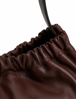 SOFT LEATHER SHOULDER BAG - Handväskor