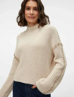 VMNEWCREAM LS FUNNELNECK PULLOVER BOO - Stickat