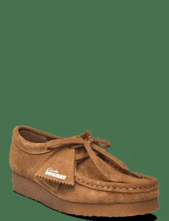 Wallabee. D - Loafers
