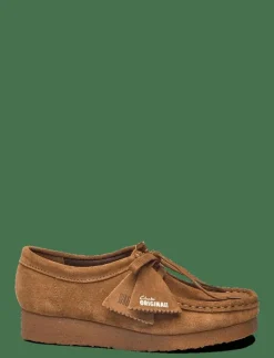 Wallabee. D - Loafers